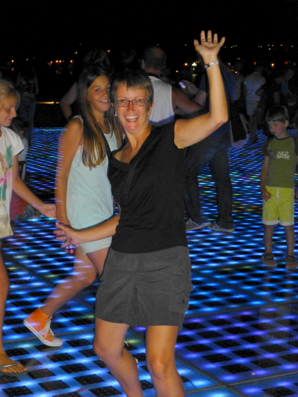 Feel the city breakin everybody shakin (Sun Salutation - Zadar)